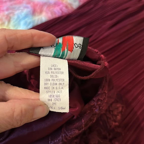 David Rose Vintage Burgundy 2 Piece Lace Suit with Skirt and Top Sz 16w - Picture 14 of 14